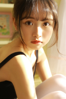 《年轻女教师3》电影